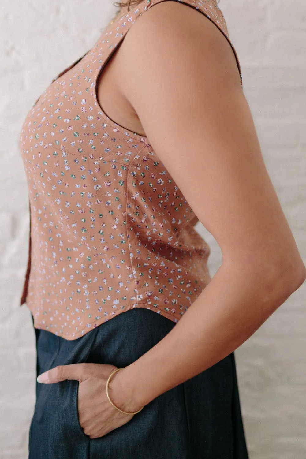 Aviva Top in Faun Floral