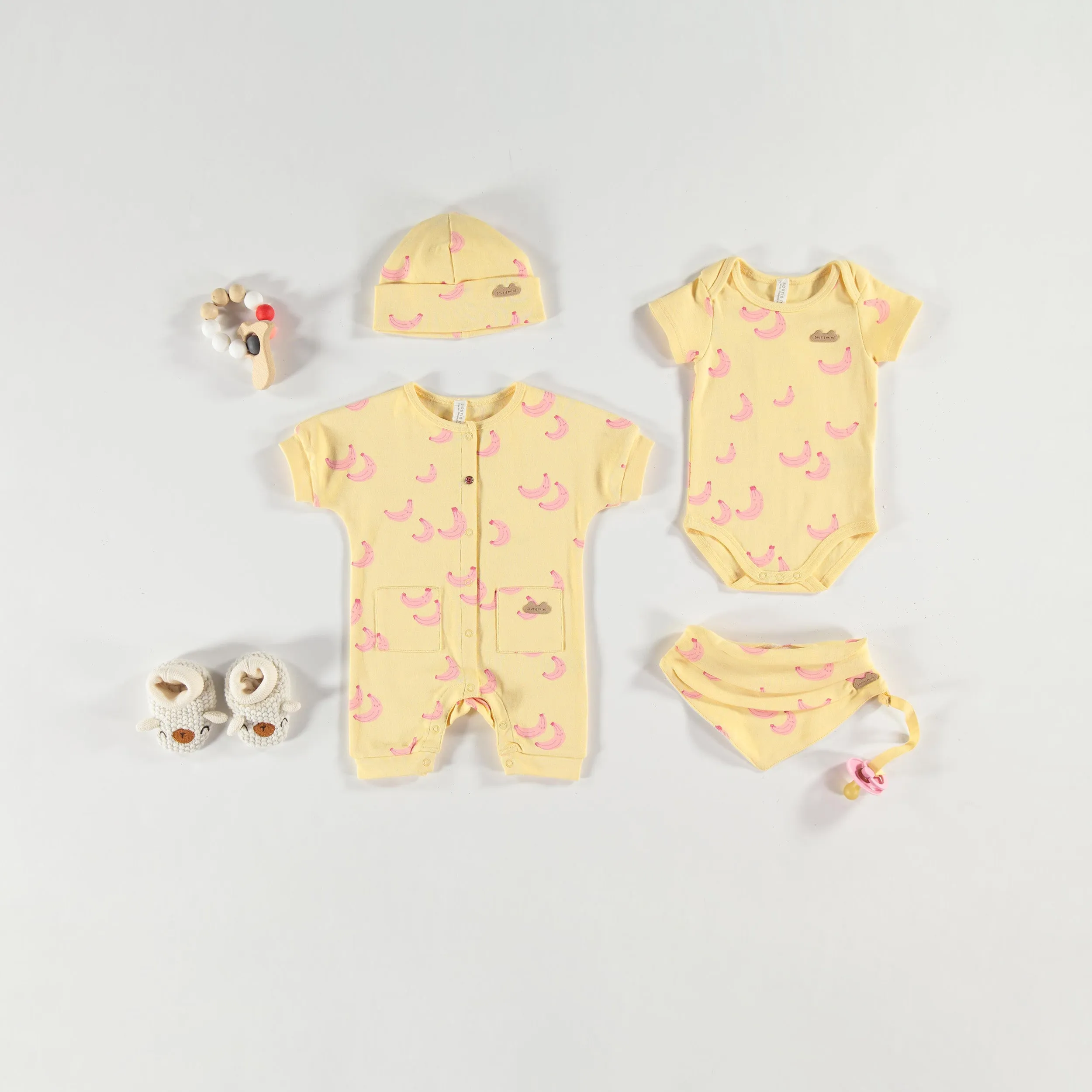 Bonnet jaune à motifs, naissance  || Yellow hat with all over print, newborn