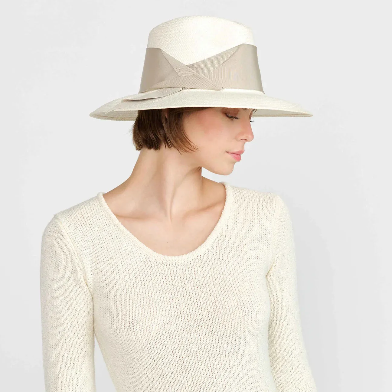 Gardenia Hat in White/Taupe