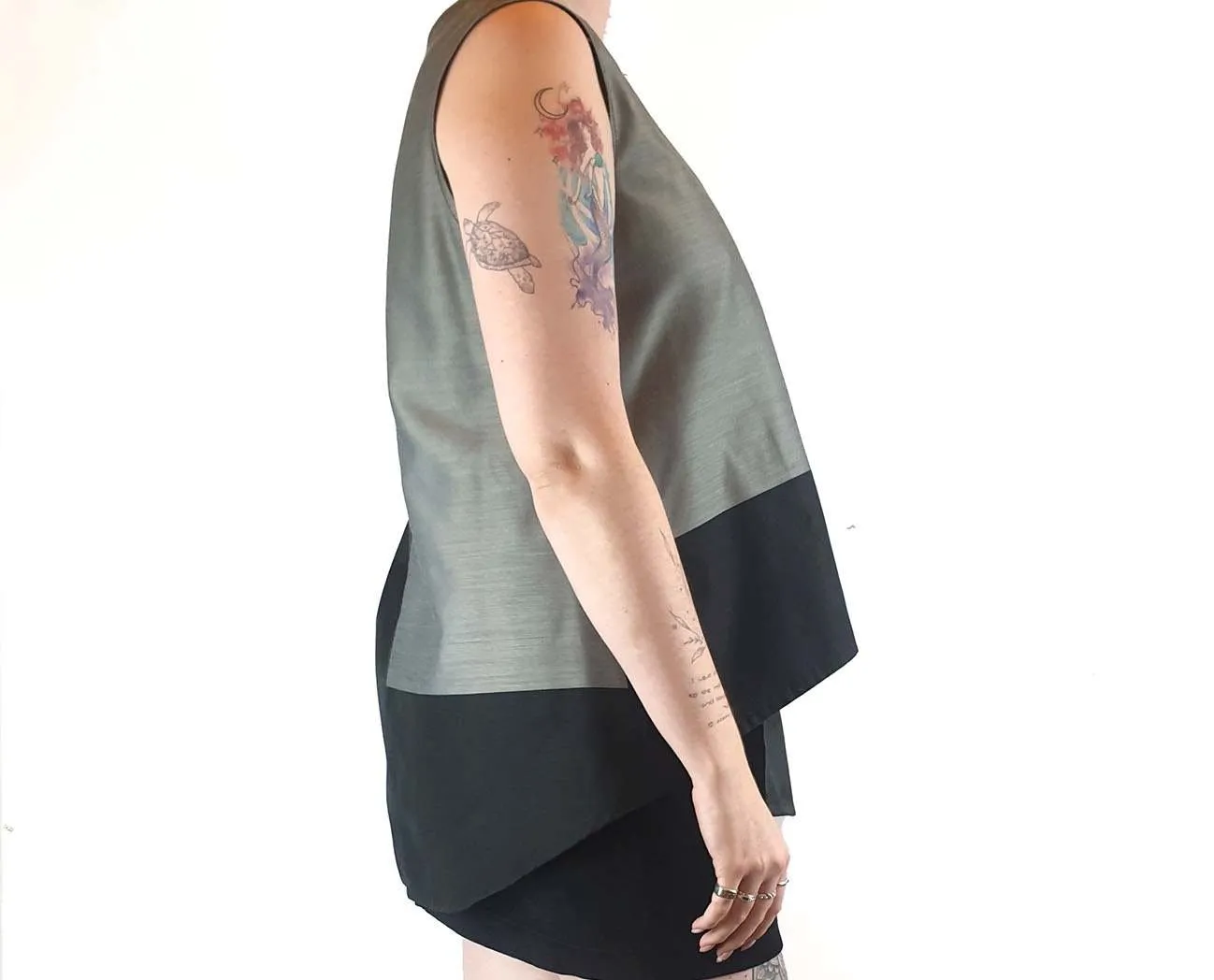 Keegan black and grey unique asymmetrical sleeveless top size L (fits sizes 12-14)
