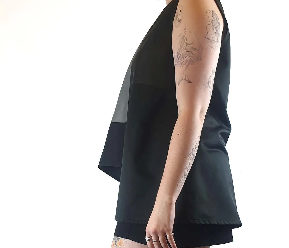 Keegan black and grey unique asymmetrical sleeveless top size L (fits sizes 12-14)
