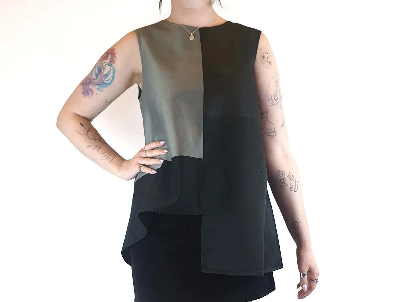 Keegan black and grey unique asymmetrical sleeveless top size L (fits sizes 12-14)