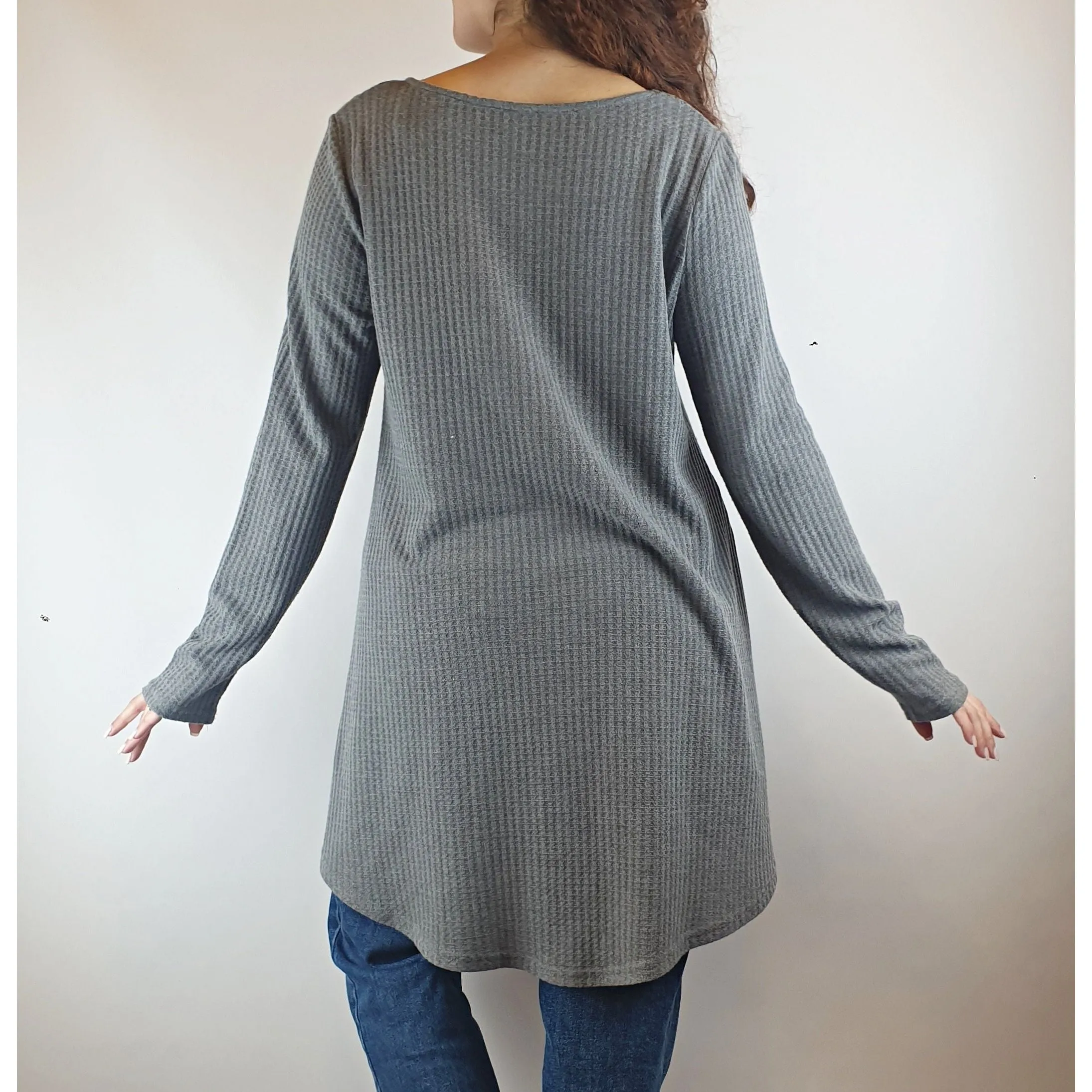 Leoni grey long sleeve oversize top / jumper size S (best fits size 10)