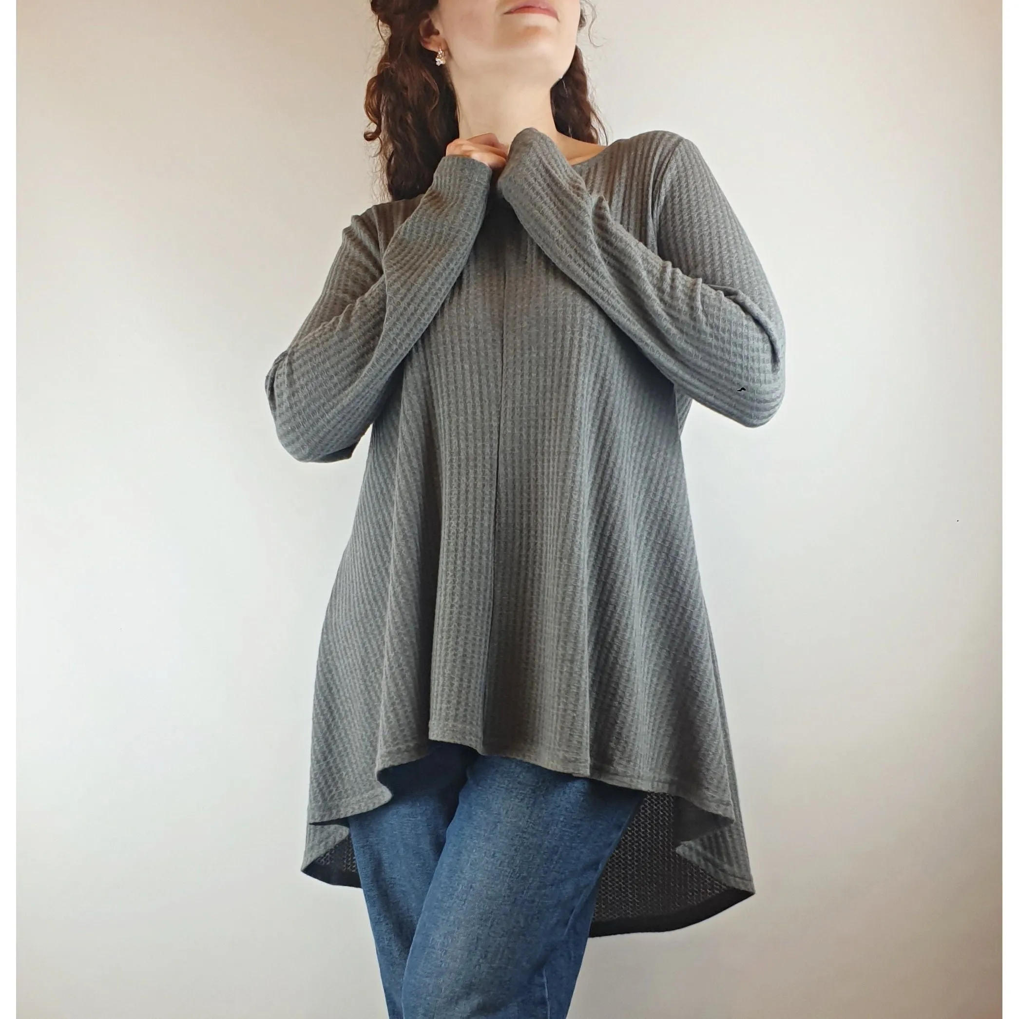 Leoni grey long sleeve oversize top / jumper size S (best fits size 10)