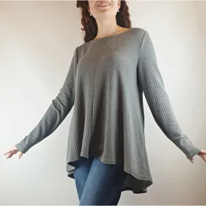 Leoni grey long sleeve oversize top / jumper size S (best fits size 10)