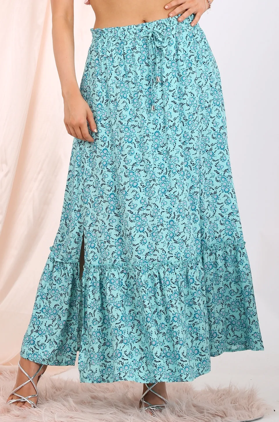 MISS PINKI Parker maxi skirt in blue floral