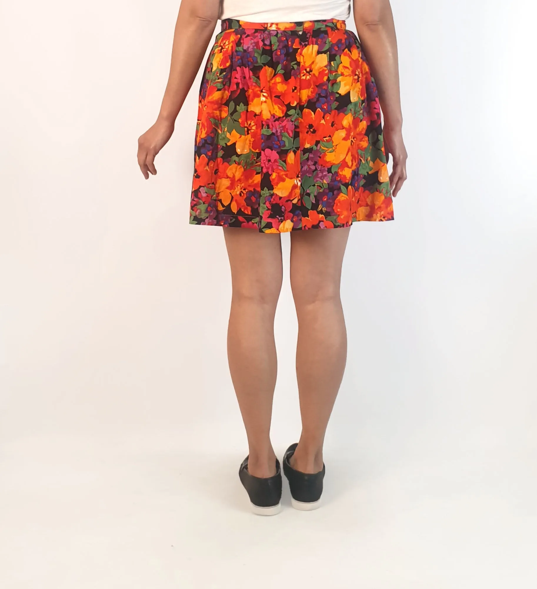 Princess Highway fun floral skirt size 10