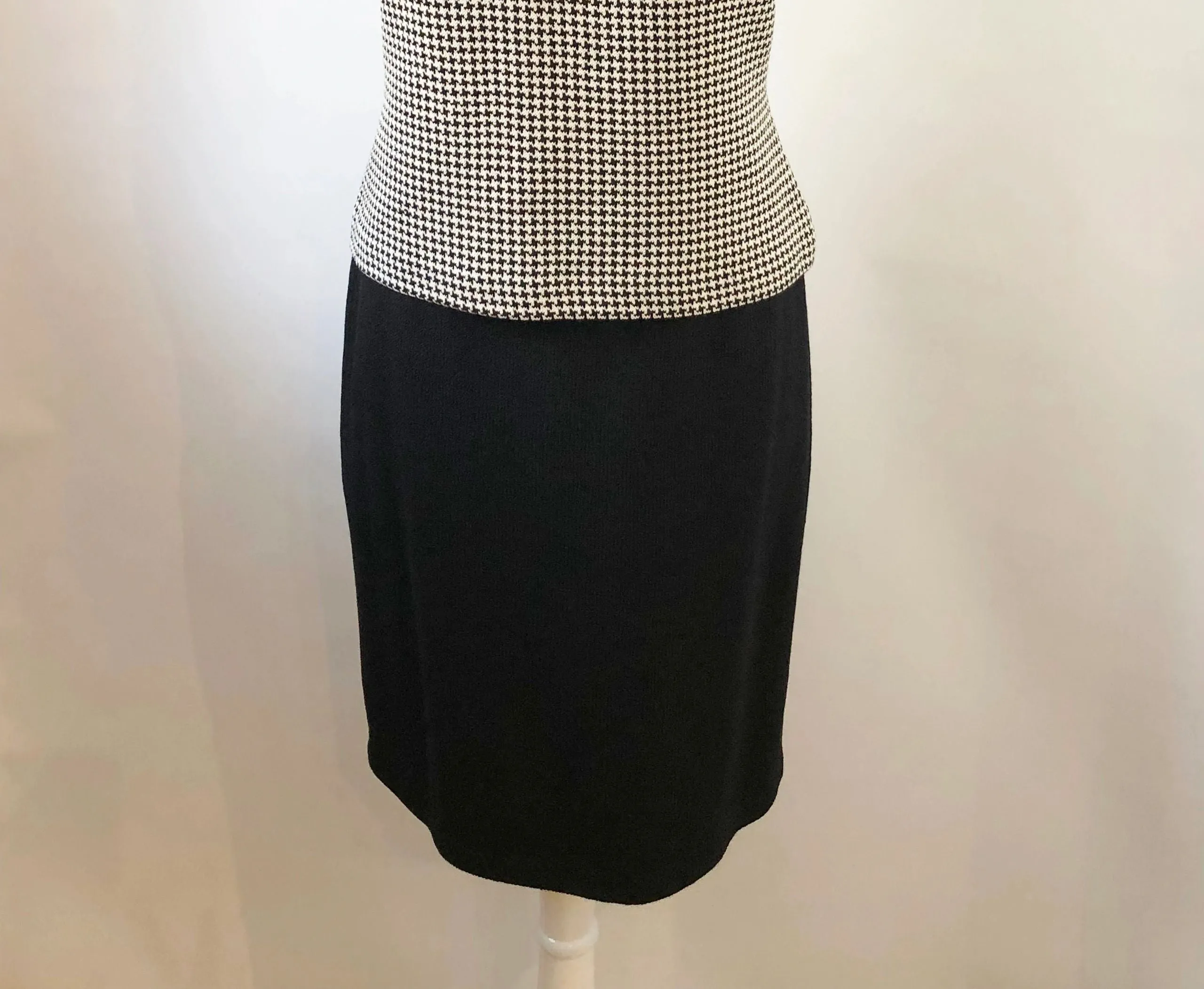 St. John Knit Skirt Size 14