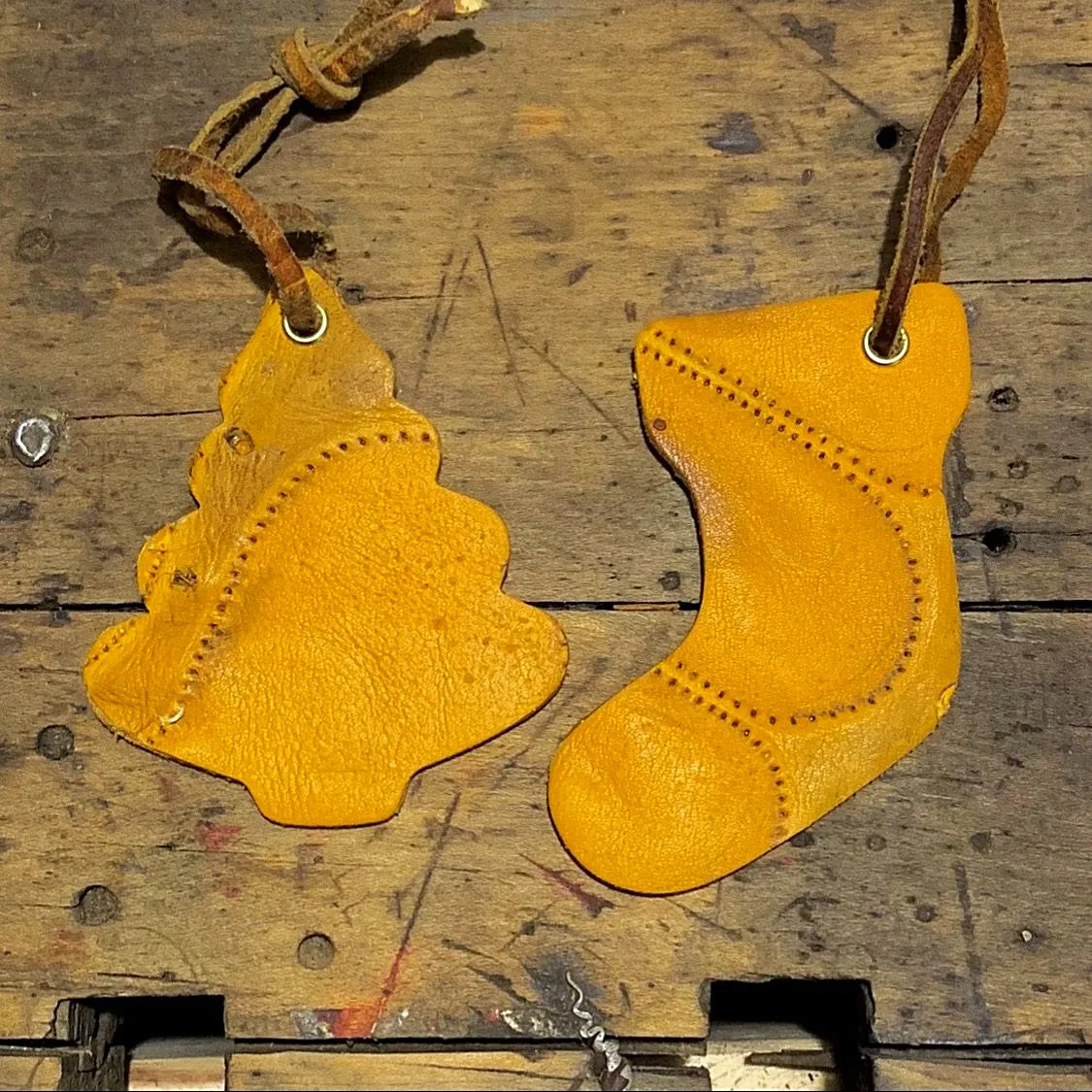 Vintage Baseball Glove Ornament Set